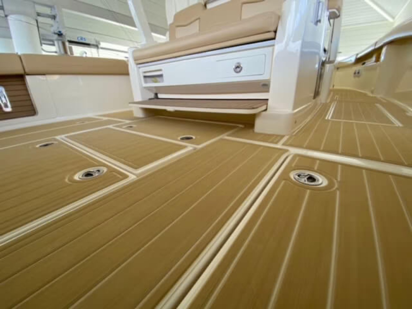 Full faux-teak SeaDek deck